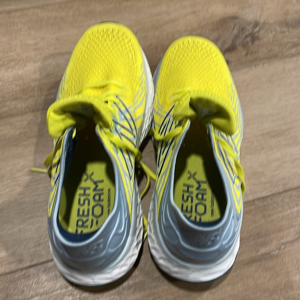 New Balance Fresh Foam 1080v11 Men’s US Size 10.5 Running Shoes M1080C11 Yellow - Picture 3 of 5